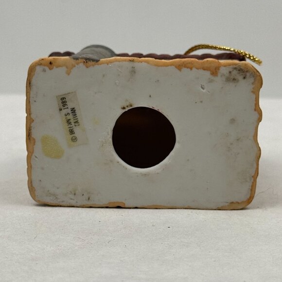 Vintage 1989 Brinn's Bakery Barn Porcelain Ornament Christmas Village 2.25" - Picture 7 of 10